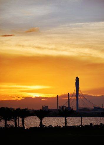 滨海湾日落｜冉冉西沉的暮色夕阳，都是被折角的🌇-摄之社